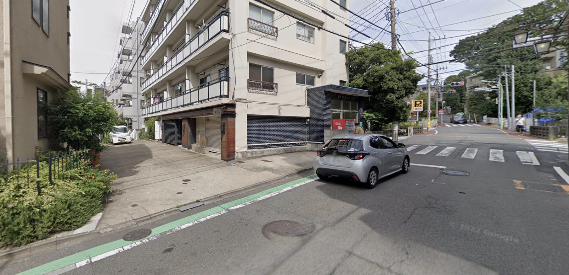 SiSSi入口への路地